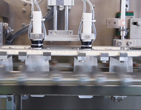 Machine de remplissage et d'emballage de sachets liquides de boissons à crème de jus entièrement automatique Film en rouleau Pochette plate Emballage en plastique alimentaire à double sortie