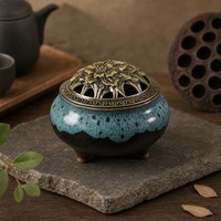 Brûleur d'encens en céramique émaillée craquelée avec couvercle en laiton ajouré, aromathérapie et fait main pour une décoration aromatique de la maison