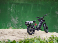 Vente chaude VTT électrique 250W moyeu arrière moteur aventure Cube e-bike cadre en acier batterie au Lithium alimentation