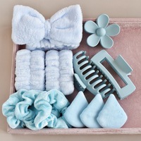 Kit de Soins Capillaires Rose Personnalisé 12 Pièces : Bandeau Nœud, Bracelets, Pinces Multi-Griffes, Chouchous en Velours – Idéal pour la Salle de Bain et les Voyages