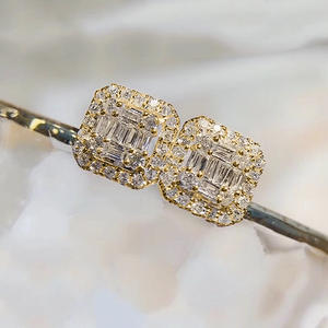 Orecchini in Oro Bianco con Diamanti Taglio Baguette Colore D Naturali Certificati GIA Gioielli Classici da Sposa per Donna - Product Image 4