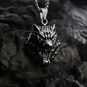 Yunnique Collier pour homme en acier inoxydable avec pendentif tête de loup, design géométrique, cadeau - Product Image 4