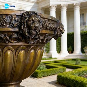 Maceta Clásica de Bronce Antiguo con Relieve, Urna Grande Personalizada con Figura Romana y Cabeza de León para Jardín - Product Image 6