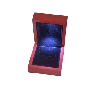 fashionable LED light ring Jewelry Box size 7 x 7.5 x 4.6cm