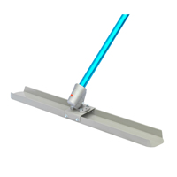Raclette à double tranchant avec support, poignée de 1-3/4" x 6', extrémités arrondies, 36/48/60 x 6 pouces, pour béton, construction en magnésium