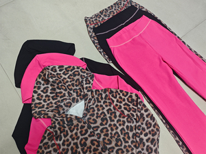 Setelan Santai Musim Gugur Katun Spandex Motif Leopard Jaket Hoodie Dua Lapis Celana Flare Dua Potong Pakaian Wanita Baju Santai - Product Image 3