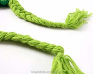 Bonnet tricoté artisanal pour bébés, motif grenouille, broderie main, en peluche écologique, chaud pour l'hiver, style broderie, tissu courant, vente en gros - Product Image 4