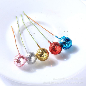 <span class=keywords><strong>Couronne</strong></span> <span class=keywords><strong>de</strong></span> Noël essentielle <span class=keywords><strong>en</strong></span> mousse rouge scintillante avec baies <span class=keywords><strong>de</strong></span> houx <span class=keywords><strong>en</strong></span> gros pour la décoration <span class=keywords><strong>de</strong></span> Noël DIY - Product Image 2
