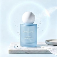 Bouteille de parfum vide en verre de haute qualité 30ml 50ml avec support pour casquette, logo personnalisé et pulvérisateur à brume fine de couleur variée