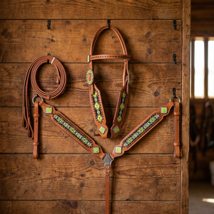 Ensemble de têtière et de peitorale western en cuir de qualité supérieure, fabriqué à la main, avec incrustation géométrique perlée vert lime. - Product Image 2