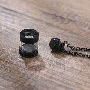 Kalung Rantai Baja Anti Karat Klasik Nostalgia untuk Anak dengan Liontin Abu Transparan Kaca yang Dapat Dibuka-Hadiah - Product Image 2