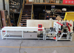 Máquina automática de bloque de pie de paleta, máquina de <span class=keywords><strong>muelle</strong></span> de clavos de madera contrachapada, uso de reciclaje de tablero de madera contrachapada antigua para procesar <span class=keywords><strong>muelle</strong></span> de pie - Product Image 5