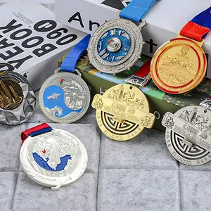 Pintura de aleación de zinc Medallas de oro, plata y cobre hechas de maratón Metal Medalla DE HONOR Trofeo de reunión deportiva