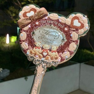 Miroir cosmétique rond à main Sweetie Bear, éclairé et élégant, à suspendre, de la collection Flower Knows, vente en gros - Product Image 3