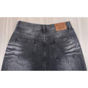 กางเกงยีนส์ผู้ชายเอว<span class=keywords><strong>ส</strong></span>ูงทรงขากว้างผ้าฝ้ายสีเข้มฟอกแบบวินเทจย้อนยุคพร้อมเอฟเฟกต์รอยยับและลายวิสเกอร์ - Product Image 5