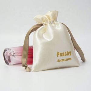 Pochette à bijoux en satin de soie personnalisée, luxueuse, résistante aux rayures, de forme rectangulaire, avec cordon de serrage, pour emballage cadeau - Product Image 5