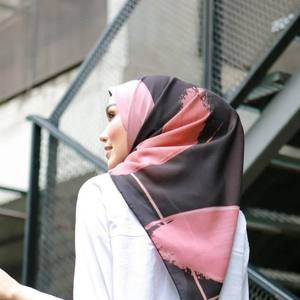 Custom <b>Ethnic</b> Accessories Tudung Bawal Cotton Voile Printed Breathable Four Seasons Scarf for Women Muslim <b>Bandana</b> Custom Logo - Product Image 1