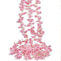 Guirlande florale artificielle de fleurs de cerisier de 135 cm pour la décoration de plafond de mariage en intérieur