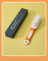 Brosse de nettoyage polyvalente à long manche - Poils en nylon doux pour nettoyer les vêtements, les chaussures, les sols et les chambres d'hôtel