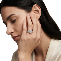 1,20 Karat Ovaler Schliff Halo-Cluster Laborgezüchteter Diamant IGI-Zertifiziert Rhodium-Plattiert 14K Massives Platin Klassischer Verlobungsring