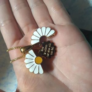 Custom Engraved Name Open <strong>Locket</strong> Daisy Flower Pendant Stainless Steel Choker Necklace Sunflower Necklaces for Women <strong>Men</strong> - Product Image 5
