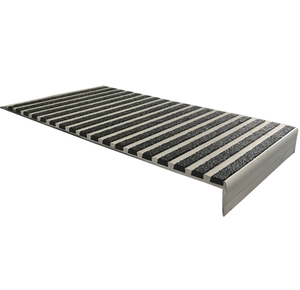 Nez de <span class=keywords><strong>bande</strong></span> de roulement d'escalier en aluminium de sécurité <span class=keywords><strong>antidérapante</strong></span> extérieure avec des bandes de <span class=keywords><strong>carborundum</strong></span> - Product Image 1