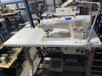 Machine à coudre zigzag industrielle à entraînement direct contrôlée par ordinateur LZ-2290 d'occasion pour la fabrication de vêtements et de textiles
