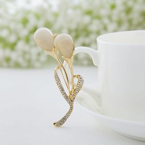 New product trend Korean version of cat's eye flower personalized creative brooch gold zinc alloy - Product Image 1
