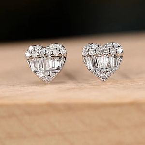 Boucles d'oreilles clous Xinfly en or 18 carats avec diamant 0,26 ct, motif cœur, mignonnes et tendance pour les fêtes - Product Image 3