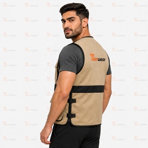 Gilet de sécurité haute visibilité pour hommes Tiierwear, en polyester certifié CE, avec poches, design tendance et protection optimale - Product Image 4