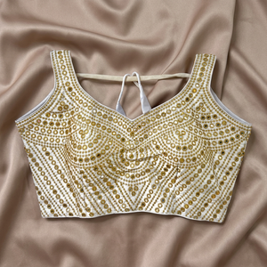 Magnifique Blouse Traditionnelle Indienne en Soie Georgette avec Broderie Zari Dessinée à la Main, Ornements Miroir Faits Main, Infroissable et Anti-humidité - Product Image 3