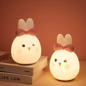 Veilleuse en silicone LED en forme <span class=keywords><strong>de</strong></span> lapin rechargeable chambre à coucher <span class=keywords><strong>chevet</strong></span> <span class=keywords><strong>photo</strong></span> sommeil créatif petite <span class=keywords><strong>lampe</strong></span> <span class=keywords><strong>de</strong></span> table - Product Image 1