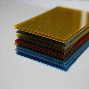 Le <span class=keywords><strong>polycarbonate</strong></span> jumeau de mur triple de mur lambrisse la feuille cellulaire transparente moderne de PC de Multiwall pour l'application d'hôtel - Product Image 5