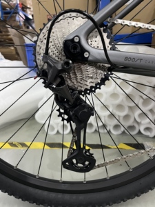 Vélo de montagne en fibre de carbone WARRIORpro 27,5/29 pouces avec suspension avant, freins à disque doubles, 24 vitesses pour la course et la ville - Product Image 2