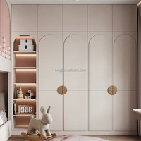 Armoire modulaire moderne en bois massif écologique de qualité supérieure, garantie 5 ans, finition crème nordique, utilisation pour salle à manger et chambre, livraison rapide