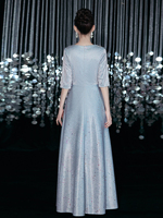 Robe de soirée personnalisée brodée de paillettes, col en V, coupe trapèze, manches coude, motif floral doré, longueur ras du sol, pour soirée formelle