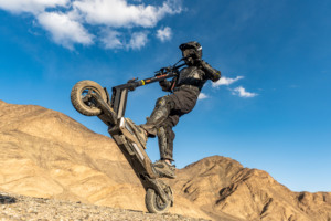 KuKirin T3 Smart Electric Scooter, RGB Ambient <b>Lighting</b>, Blue Taillight <b>Projection</b>, Large Brake Taillight, for Last Mile - Product Image 2