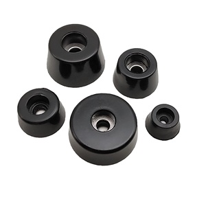 Pieds de châssis de meubles Longran en <span class=keywords><strong>PVC</strong></span>/métal noir, antidérapants, antichocs, avec vis surélevées et patins en caoutchouc fixés - Product Image 1