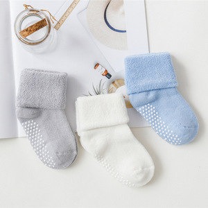 <span class=keywords><strong>Chaussettes</strong></span> pour bébé en tissu éponge épais pour l'automne et l'hiver, à bouche large, antidérapantes, en coton à pois, pour la marche sur le sol, pour enfants - Product Image 3
