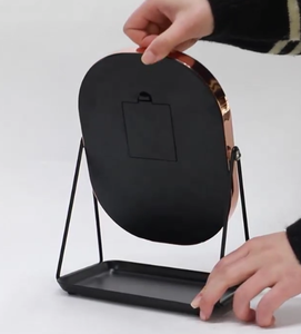 Đứng hình bầu dục kim loại vàng Máy tính để bàn trang điểm Vanity gương với khay màu đen bảng <span class=keywords><strong>Top</strong></span> Vanity Gương Led Gương - Product Image 3