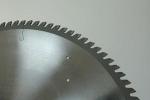 高品質プレミアムカーバイドサーキュラーソーブレードTCTソーブレード専門家のための耐久性のある木材切断 - Product Image 3