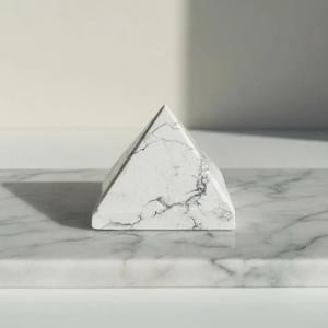 Pyramide en pierre naturelle sculptée à la main pour la décoration intérieure et le Feng Shui, vente en gros - Product Image 3