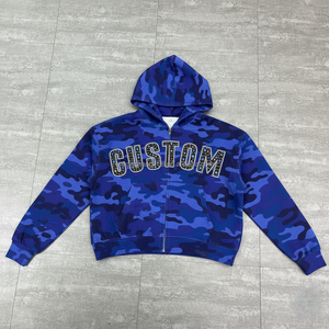 <span class=keywords><strong>Felpa</strong></span> <span class=keywords><strong>con</strong></span> <span class=keywords><strong>Cappuccio</strong></span> Personalizzata 100% Cotone <span class=keywords><strong>con</strong></span> Stampa Integrale <span class=keywords><strong>Mimetica</strong></span>, Vestibilità Ampia, Decorazioni in Strass, Pietre Preziose, Rivetti, Pelle e Ricami - Product Image 3