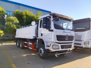 Camion pulvérisateur d'eau pour le lavage des rues municipales L3000 18 CBM, suppression de la poussière, arroseur - Product Image 5