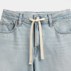 กางเกงขาสั้นผ้ายีนส์สีฟ้าอ่อนของผู้หญิงเอวกลางทรงหลวมระบายอากาศได้ดีชุดสตรีทแวร์ผ้าถักแบบลำลองสไตล์ฤดูร้อน - Product Image 1