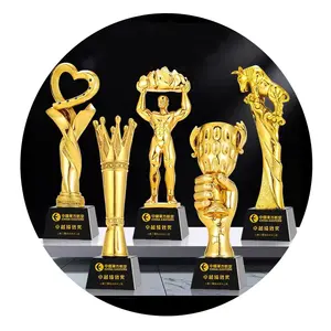 Groothandel Op Maat Glanzend Goud Metaal Awards Hars Ster Trofee Op Zwarte Kristallen Basis Met Logo Individueel Gegraveerd