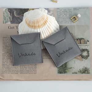 Bolsa de Joyería de Microfibra de Lujo de Alta Calidad 2024, Bolsa Gruesa Gris con Solapa y Colgante, Nueva Embalaje de Regalo - Product Image 3