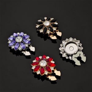 Boutons décoratifs en métal avec perles, strass et fleurs papillon pour chemisiers et vêtements féminins - Product Image 3