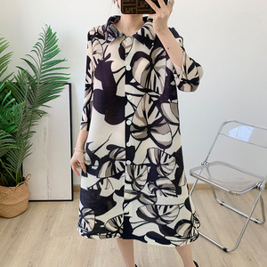Cardigan con Colletto Rialzato e Bottoni, Stampa Floreale, Vestibilità Ampia, per Donna Anziana, Collezione Primavera/Estate 2026 - Product Image 4