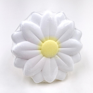 OEM Pequeña Flor de Margarita Orgánica para Baño, para Productos de Lujo Hechos a Mano, Experiencia de Baño Relajante para una Piel Suave y Radiante, Caja de Regalo con Sal de Baño - Product Image 6